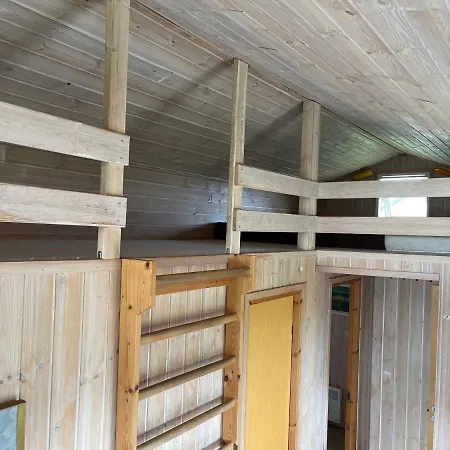 Aeldre Max 4 Voksne Og 4 Born * Lemvig