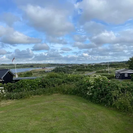 Aeldre Max 4 Voksne Og 4 Born