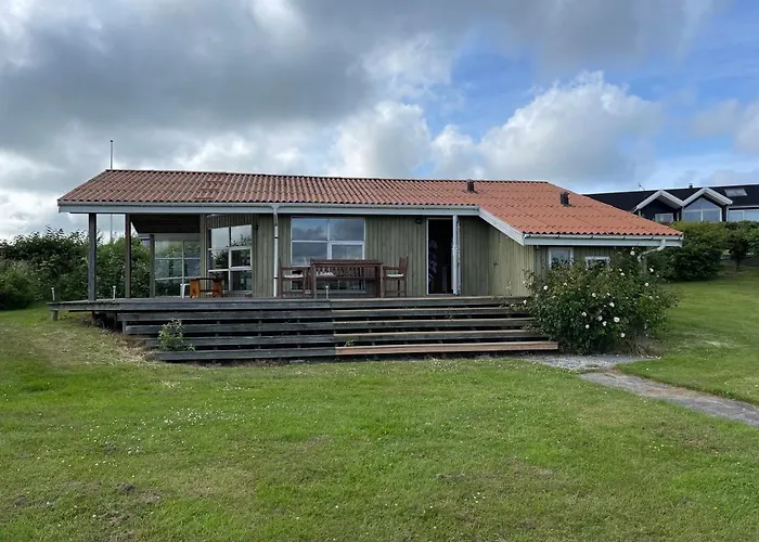 Aeldre Max 4 Voksne Og 4 Born *