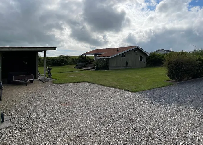 Aeldre Max 4 Voksne Og 4 Born *